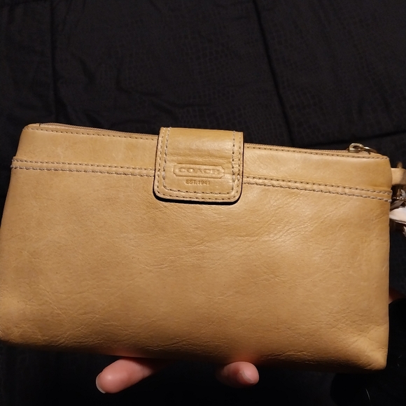 Authentic Coach Wristlet - Picture 13 of 16